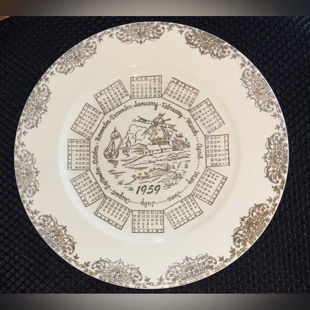 VINTAGE 1959 Calendar Plate by Taylor Smith & Taylor.